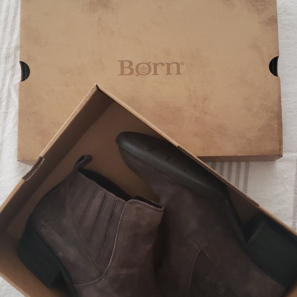 Ankle booties